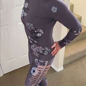 Ultracor Gray Floral Long Sleeve and Leggings Activewear Set